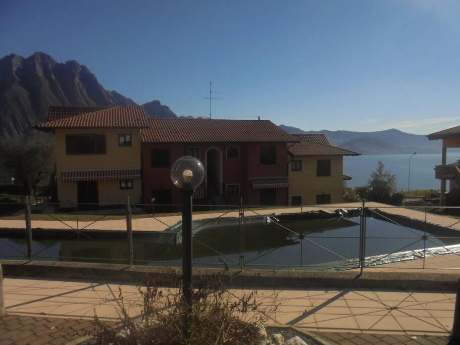Luxurious Attic-Swimming Pool Vila Riva di Solto Exterior foto